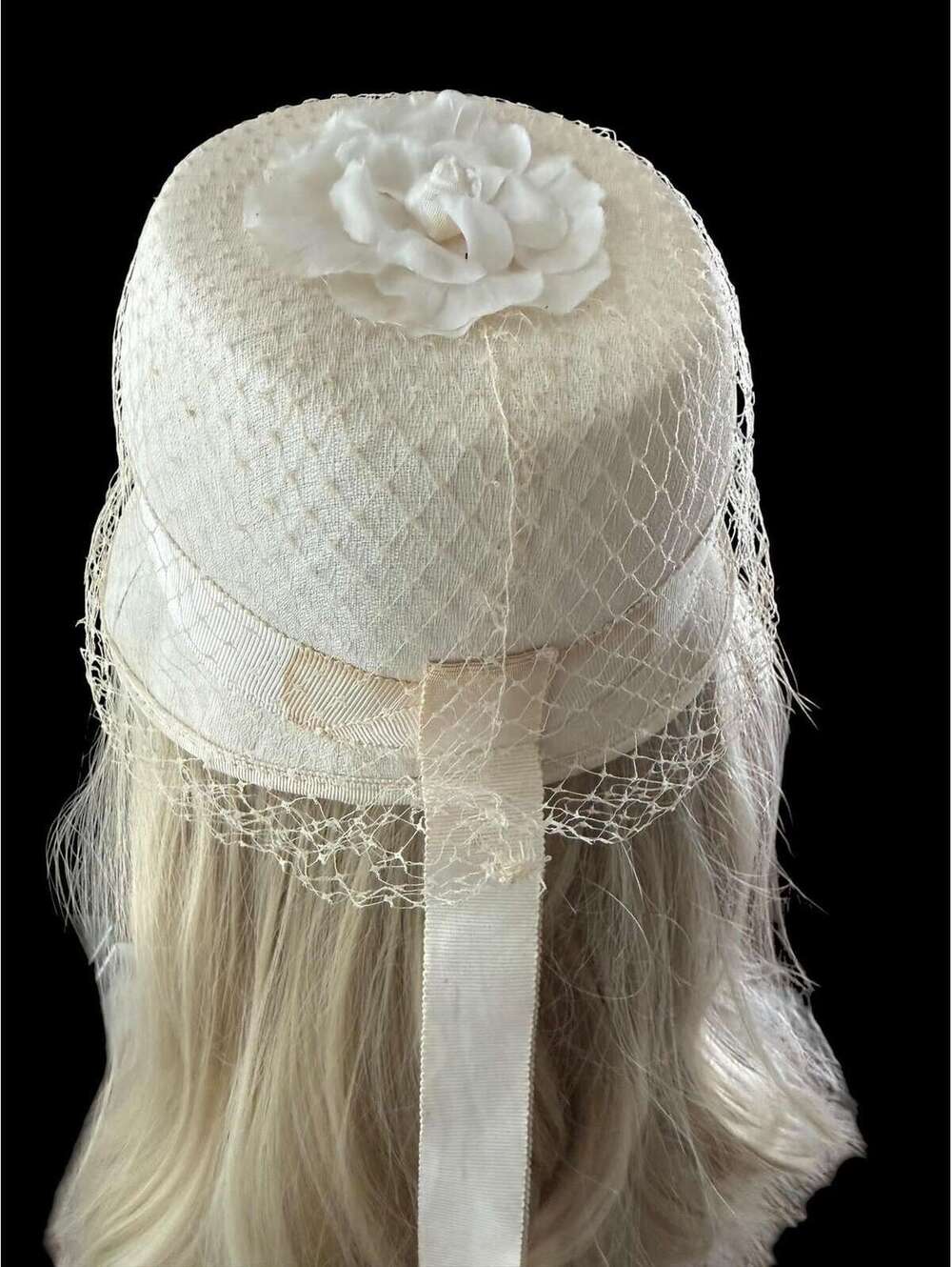 Vintage Styled by Cinderella 1960s White Felt Cloche with a Veil, Flower and Bow - Picture 8 of 9